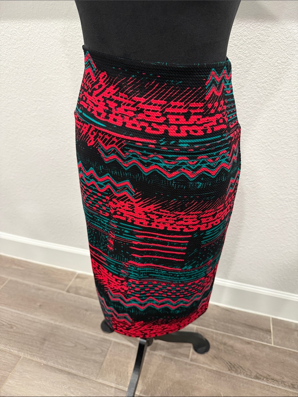 LuLaRoe Black, Red & Teal Geometric Pencil Skirt
